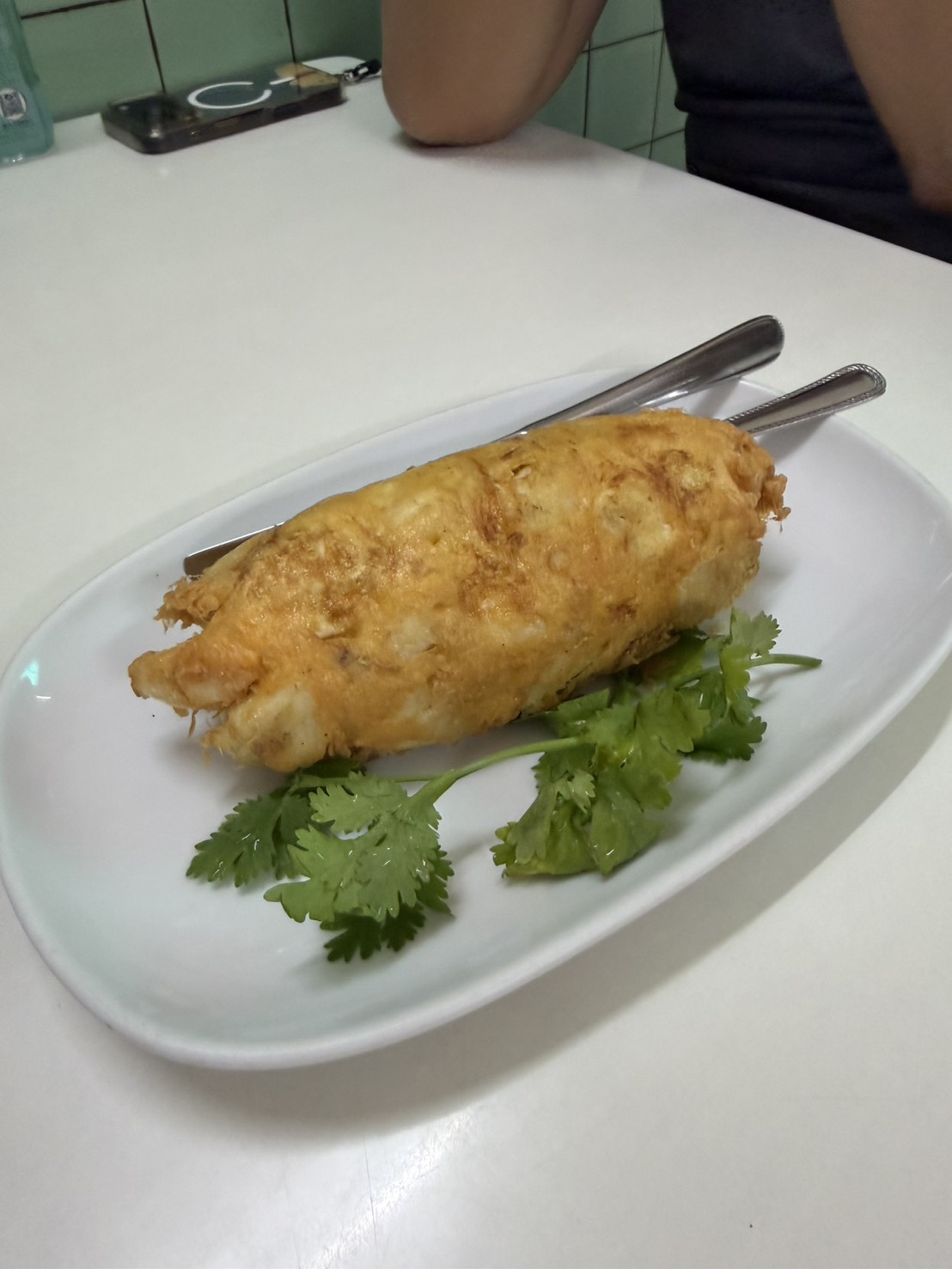 痣姐招牌蟹肉蛋捲,一切開整個爆餡——米其林一星的味道。